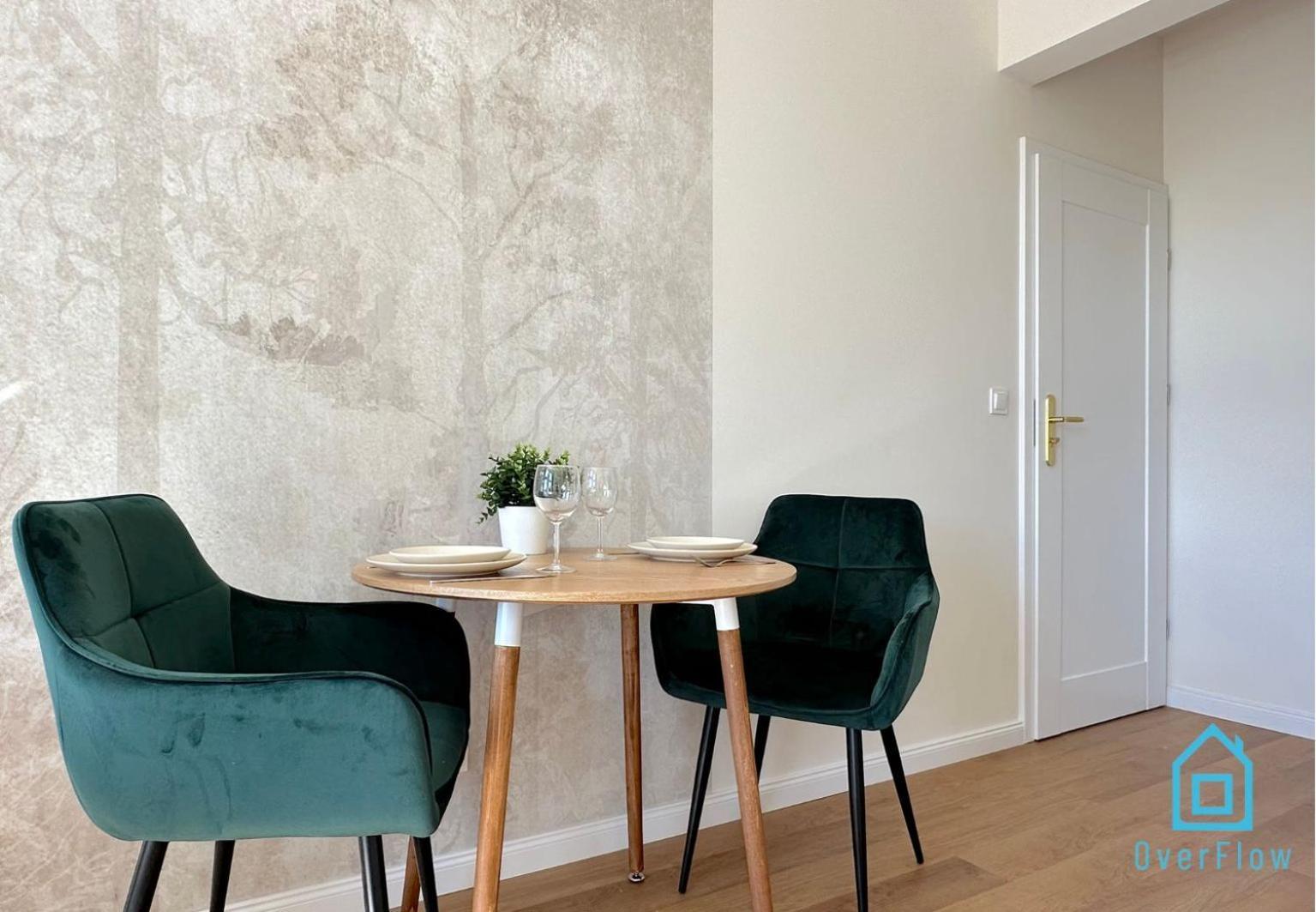 Seredino Relax Apartment- Romantic Escape With A Bathtub In The Bedroom, 5 Minutes To Old Town & Seaside Apartment Gdansk