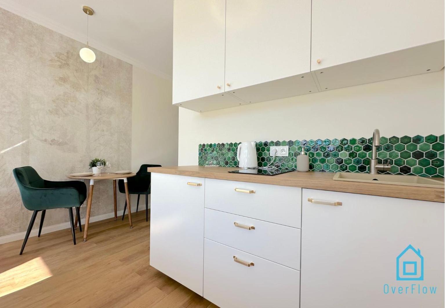 Apartment Seredino Relax Apartment- Romantic Escape With A Bathtub In The Bedroom, 5 Minutes To Old Town & Seaside Gdansk